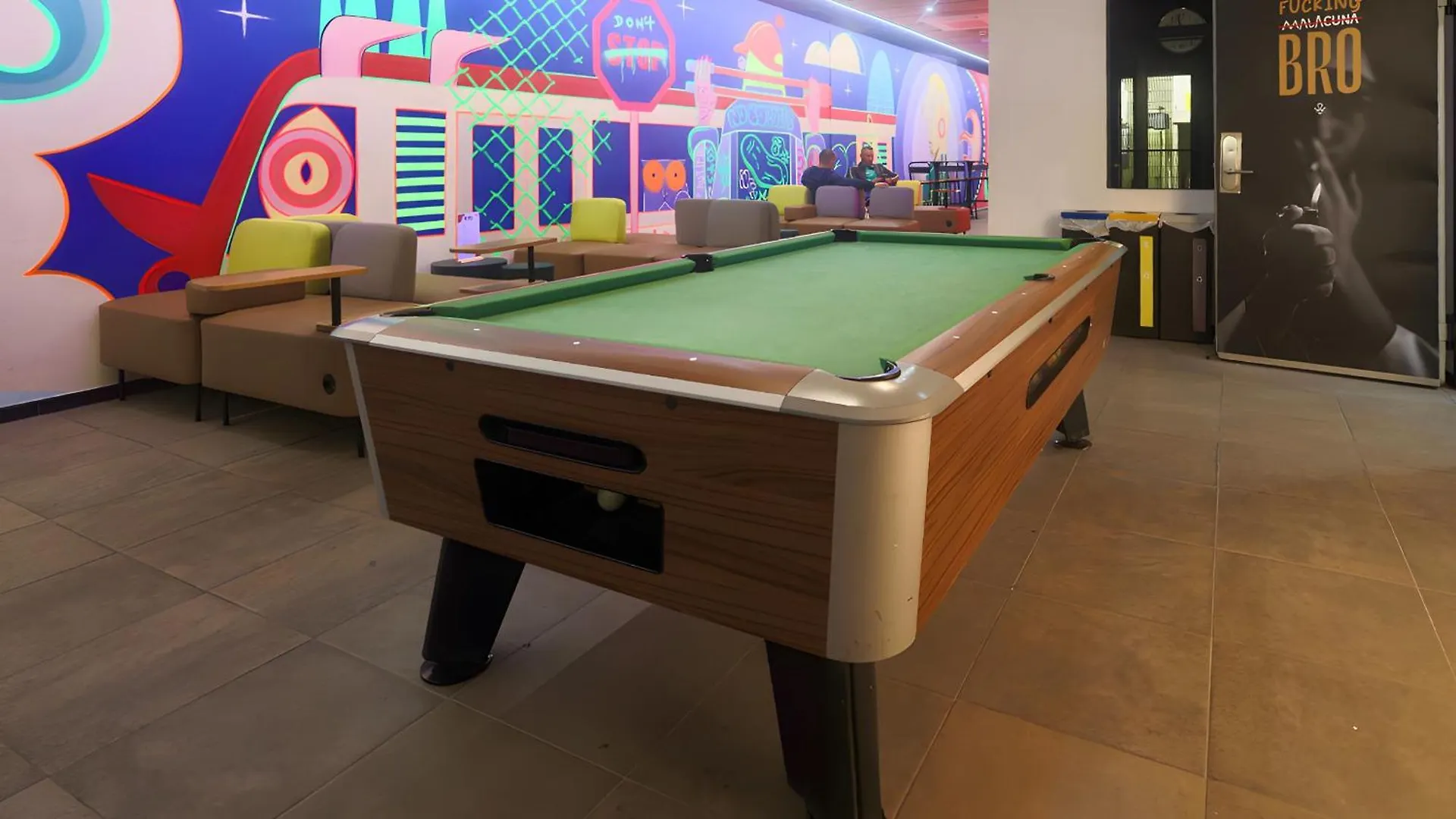 Ideal Youth Hostel Barcelona Spain
