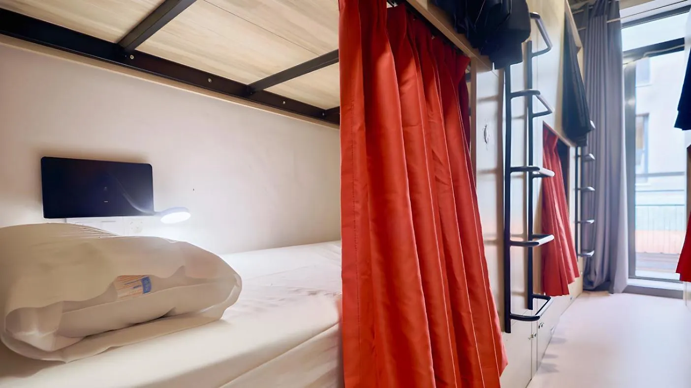 Ideal Youth Hostel Barcelona Spain